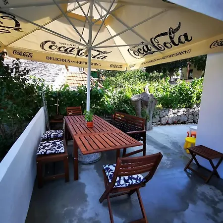 Centrally Located 3 Bedroom House O'live With Private Garden Holiday home