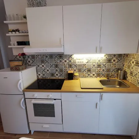 Centrally Located 3 Bedroom House O'live With Private Garden Holiday home *