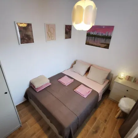 Centrally Located 3 Bedroom House O'live With Private Garden Holiday home *