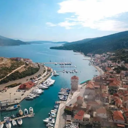 Centrally Located 3 Bedroom House O'live With Private Garden Marina