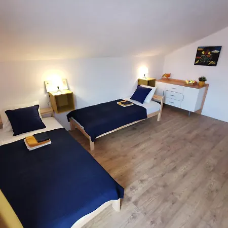 Centrally Located 3 Bedroom House O'live With Private Garden Holiday home