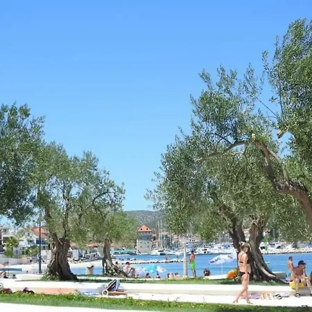 Centrally Located 3 Bedroom House O'live With Private Garden Marina